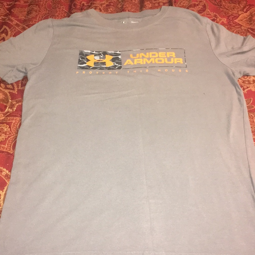 Under Armour t shirt